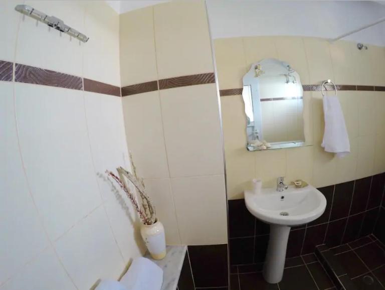 ★ Meniko'S House ★ Cozy Nest Apartment Himare Ngoại thất bức ảnh